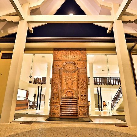 Rajarata Hotel Анурадхапура Экстерьер фото